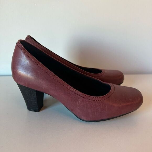 Clarks Bendables Brown Red Round Toe Comfort Leather Heels Size 6 M Office Caree - Picture 1 of 8